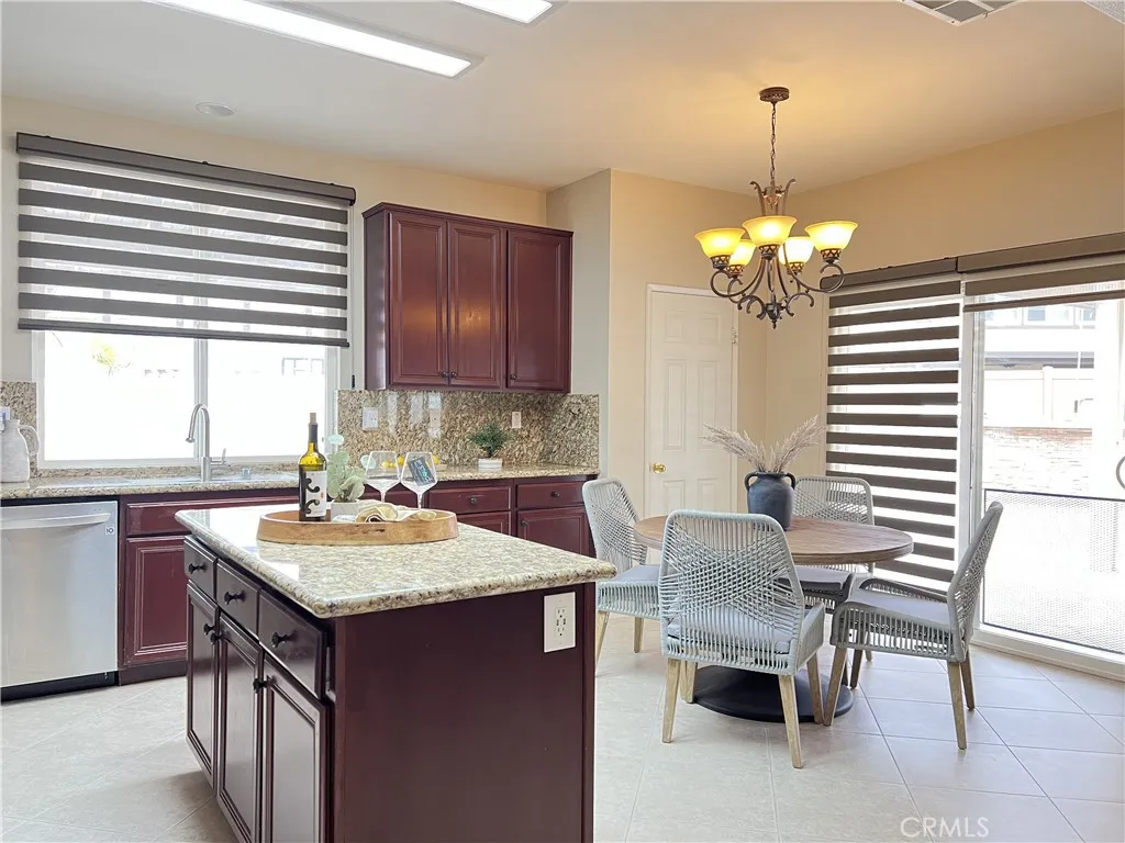 36613 Wandering Place, Murrieta, California 92563 home-pic-11